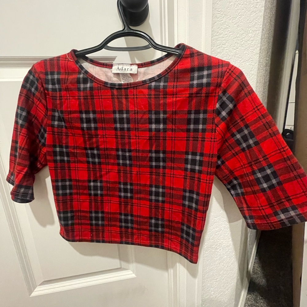 Cropped plaid top